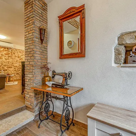 Holiday home Joviraz